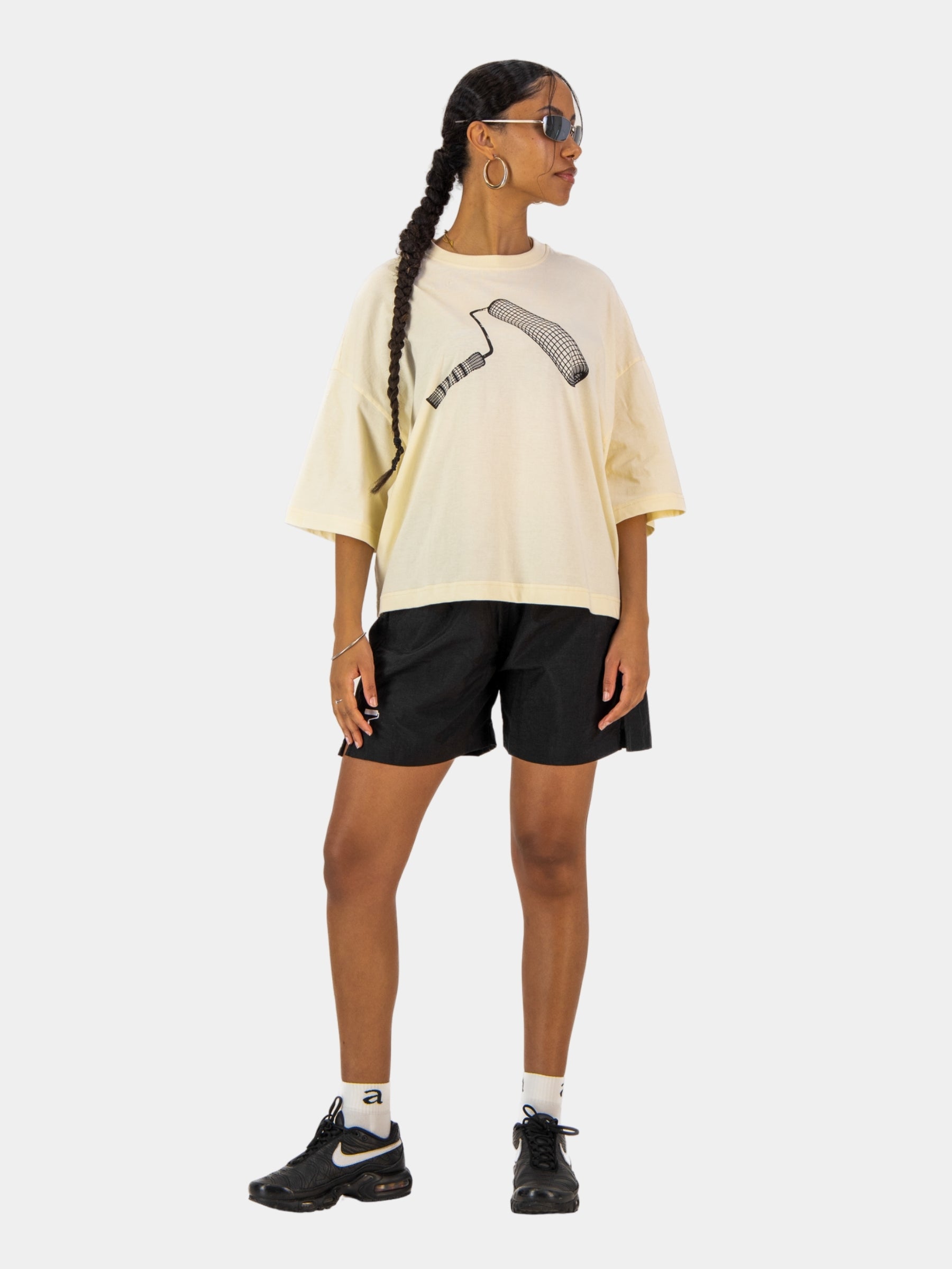 Roller Brush Milk Tee