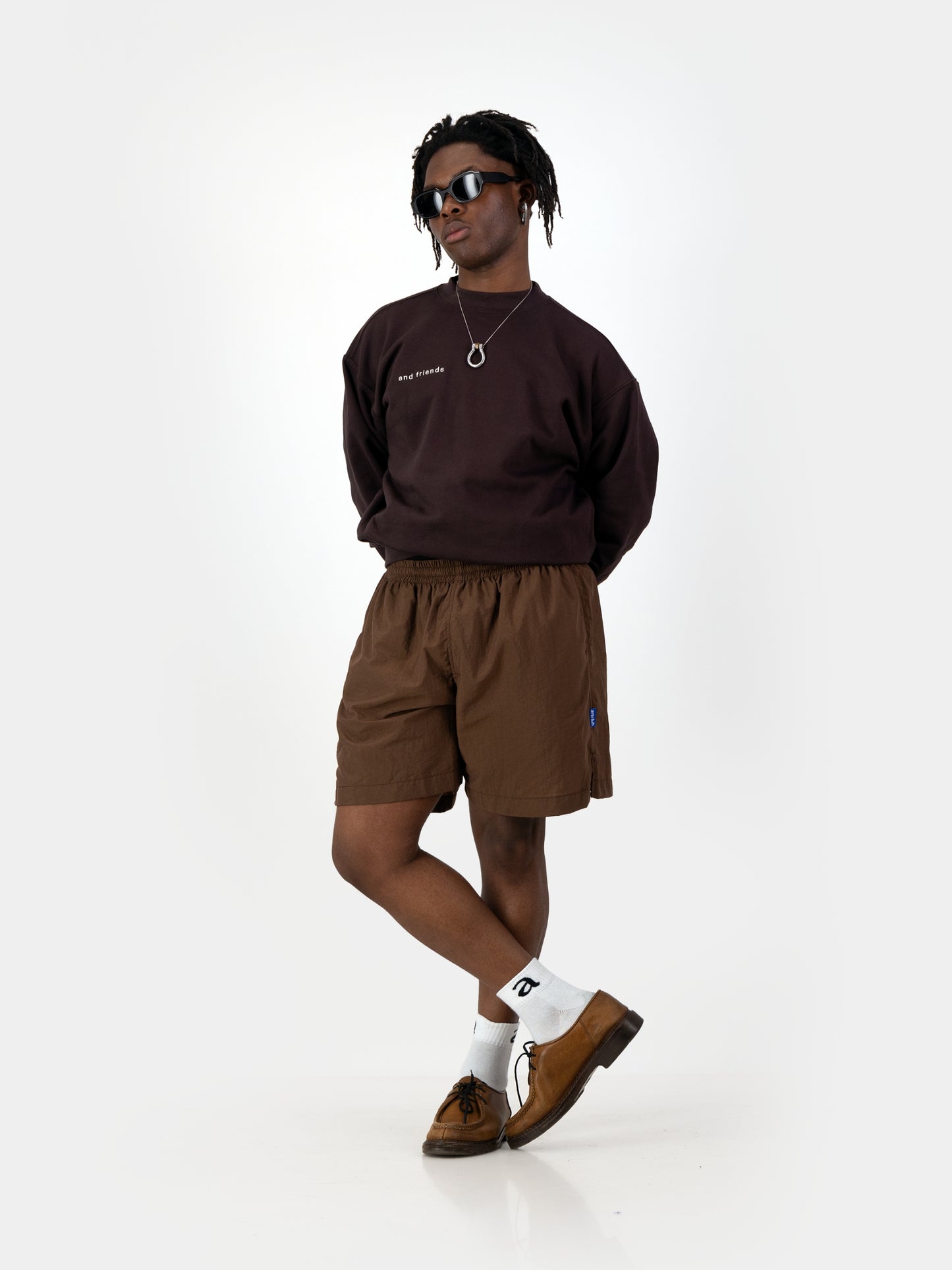 'and friends' Sweater - Chocolate