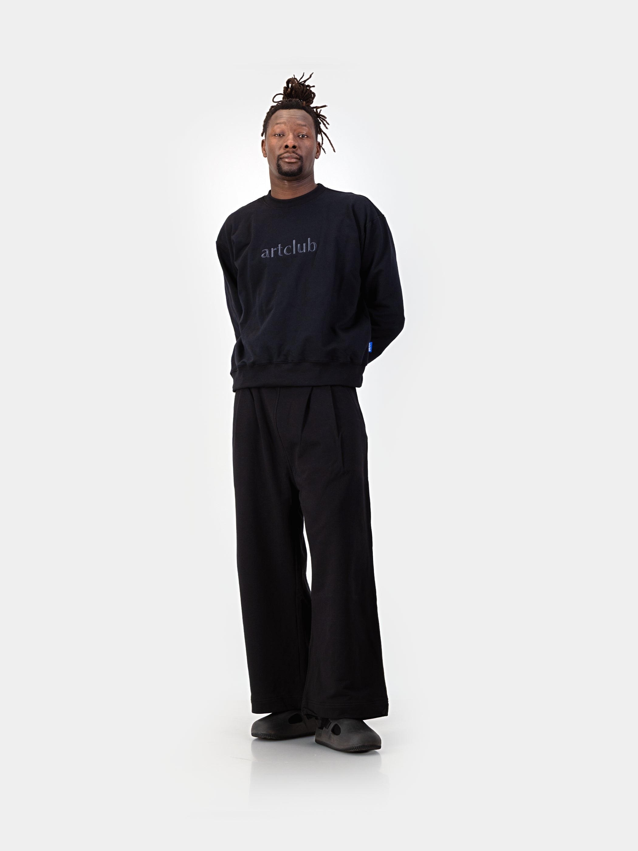 The Uniform Sweater - Black