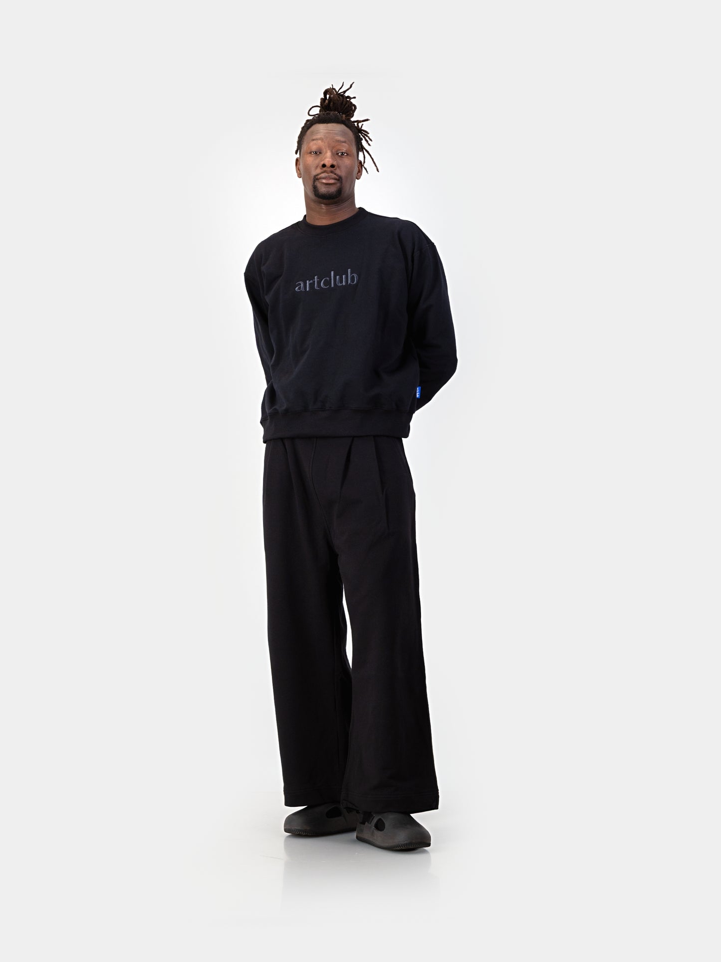 The Uniform Sweater - Black