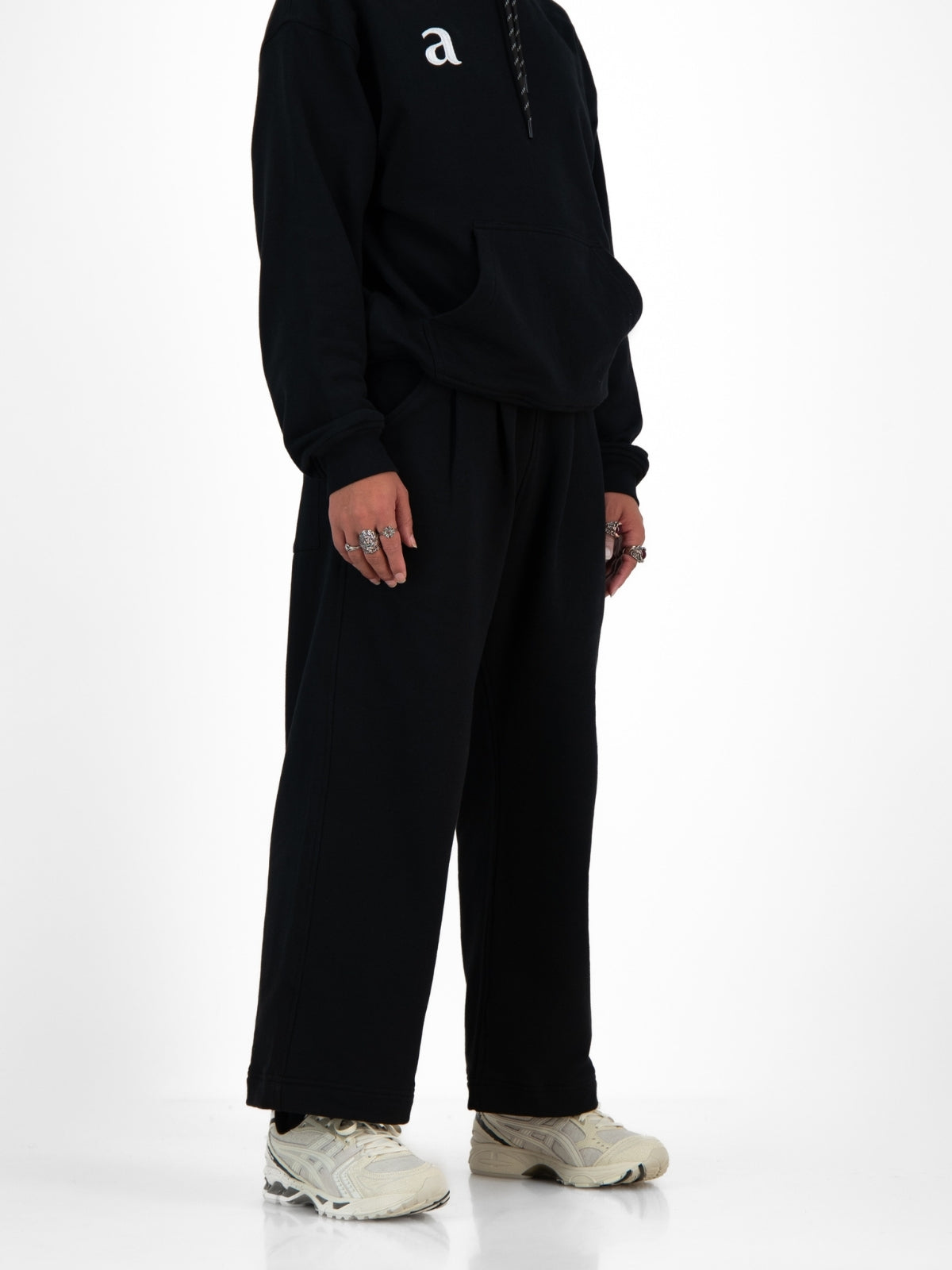 Cropped Cocoon Track- Black.