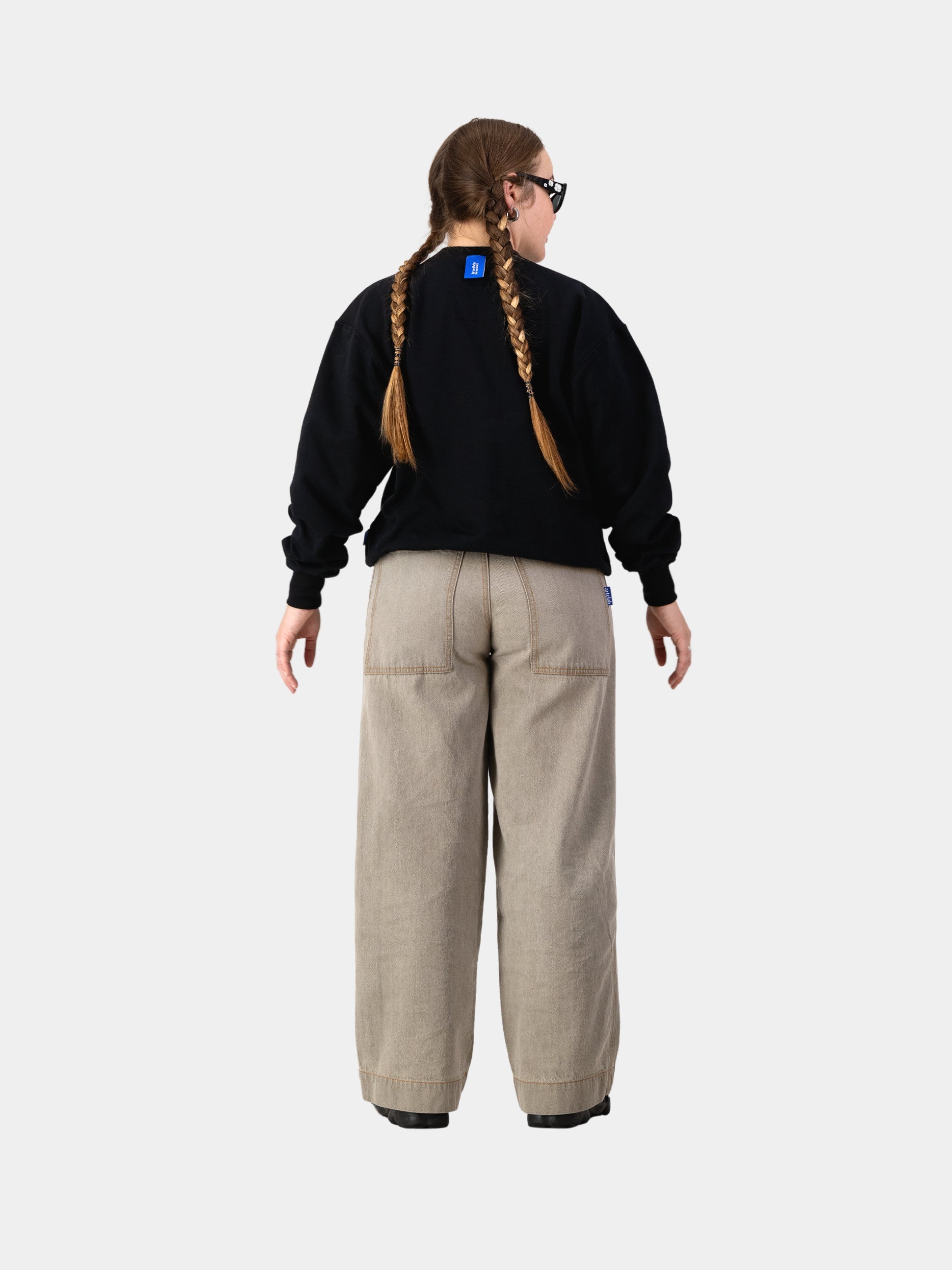 The Uniform Sweater - Black